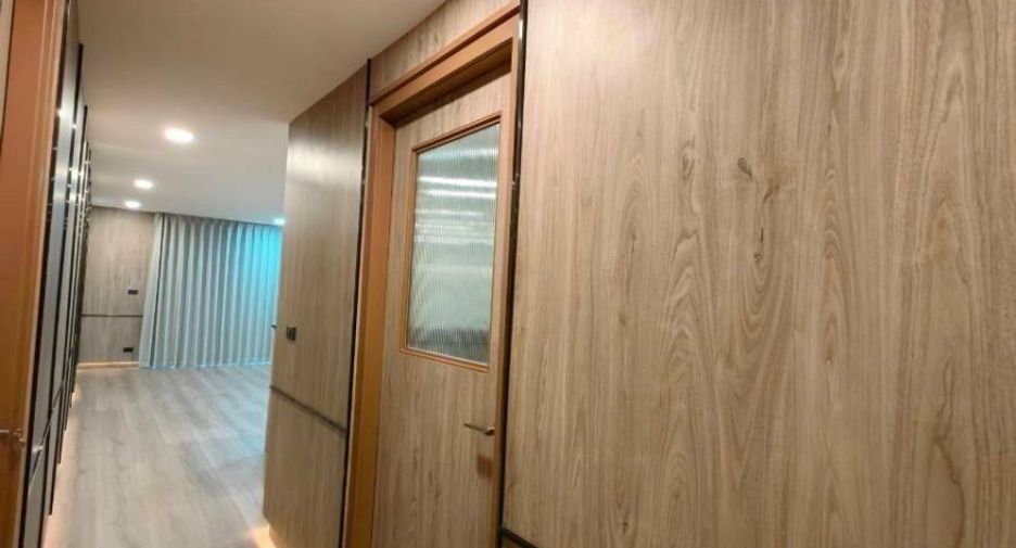 Wohnung zur Miete und zum Kauf mit 3 Zimmer in Pathum Wan, Bangkok