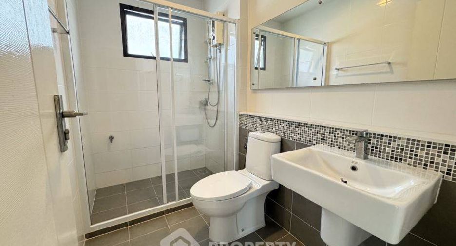 For sale 4 bedrooms house in Sai Mai, Bangkok