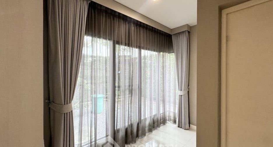 For sale 4 bedrooms house in Sai Mai, Bangkok