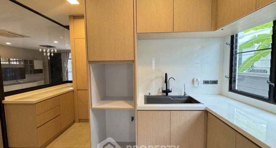 For sale 4 bedrooms house in Sai Mai, Bangkok