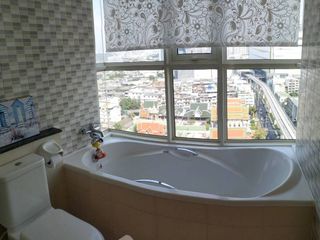 For sale 2 bedrooms condo in Khlong San, Bangkok