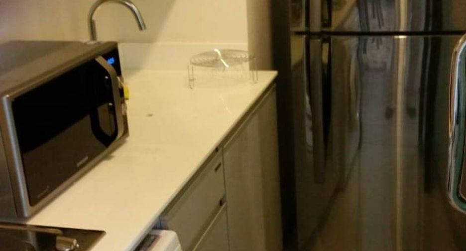 For sale 2 bedrooms condo in Huai Khwang, Bangkok