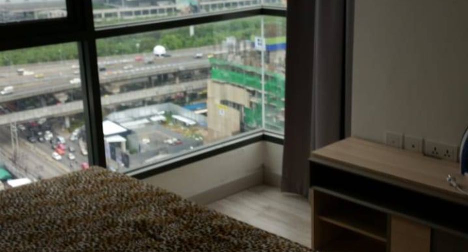 For sale 2 bedrooms condo in Huai Khwang, Bangkok