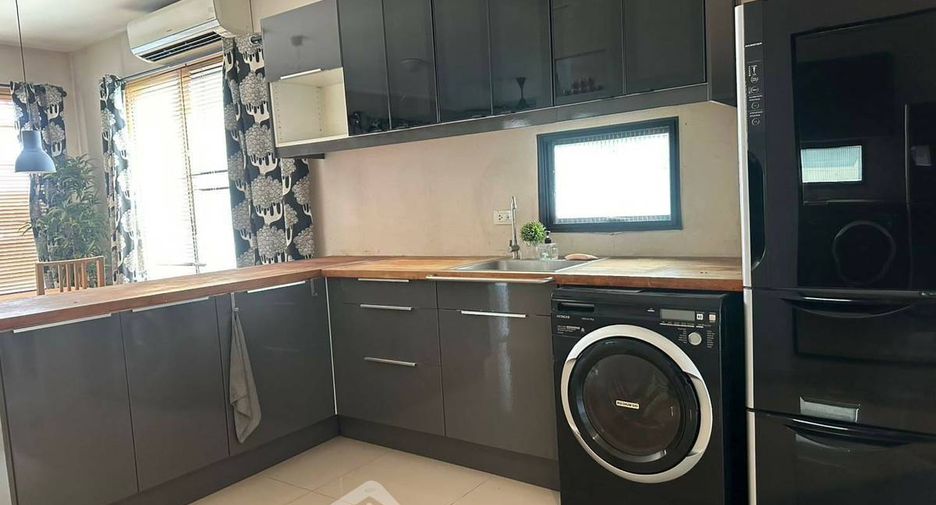 For sale 3 bedrooms house in Khlong Sam Wa, Bangkok
