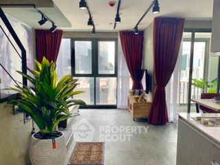 For sale 2 bedrooms condo in Huai Khwang, Bangkok