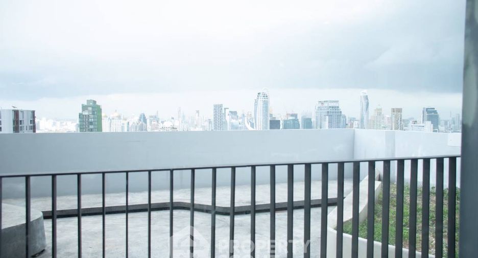 For sale 3 bedrooms condo in Pathum Wan, Bangkok