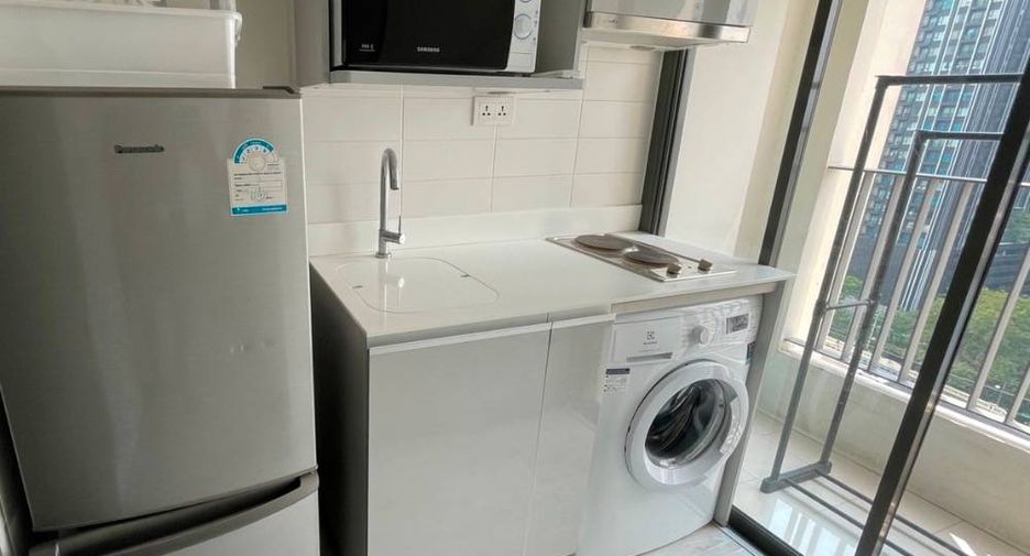 For sale 1 bed condo in Huai Khwang, Bangkok