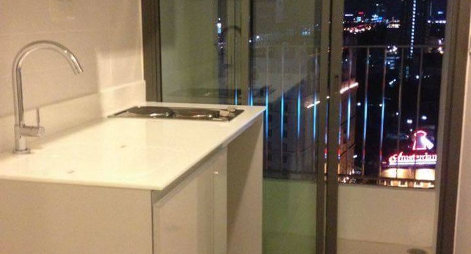 For sale 1 bed condo in Huai Khwang, Bangkok