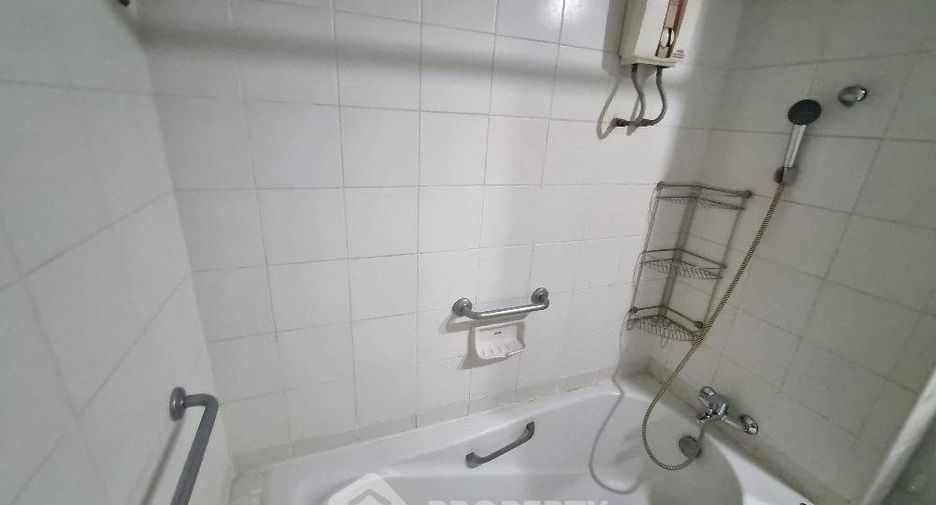 For sale 1 bed condo in Yan Nawa, Bangkok