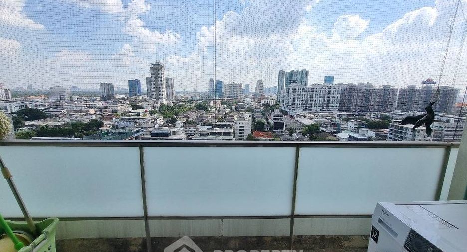 For sale 1 bed condo in Yan Nawa, Bangkok