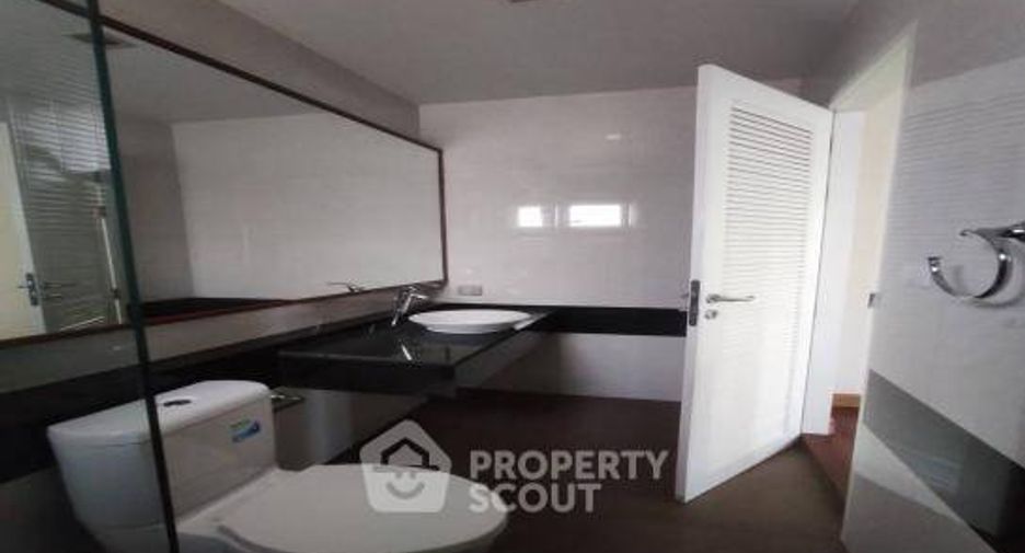 For sale 5 bedrooms house in Bueng Kum, Bangkok