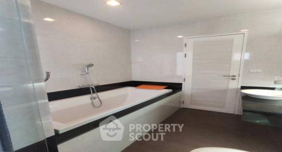 For sale 5 bedrooms house in Bueng Kum, Bangkok