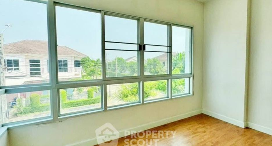 For sale 3 bedrooms house in Phasi Charoen, Bangkok