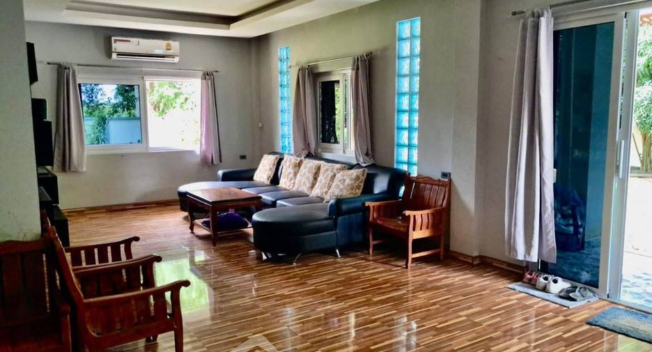 For sale 4 bedrooms house in Huay Yai, Pattaya