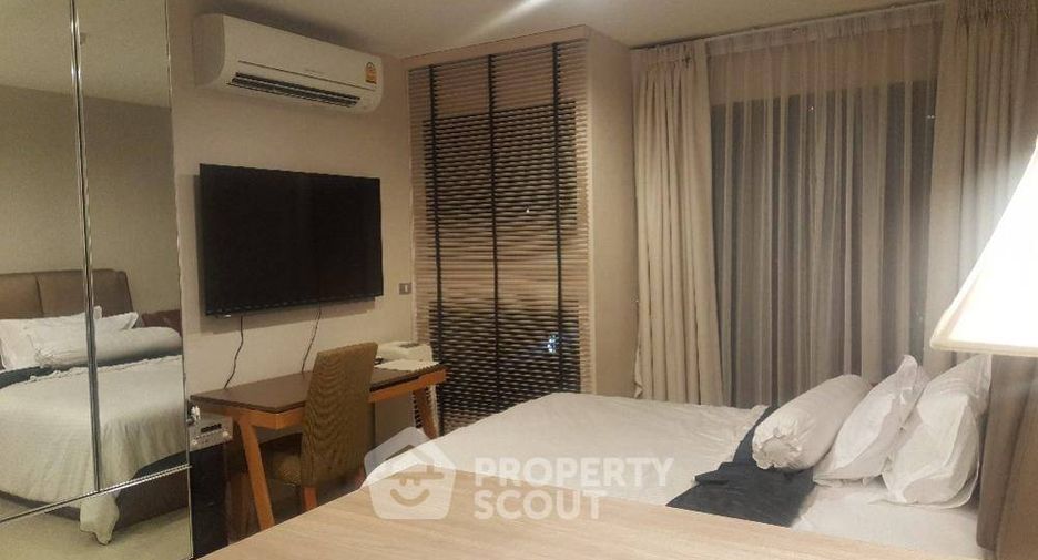For sale 1 bed condo in Khlong Toei, Bangkok