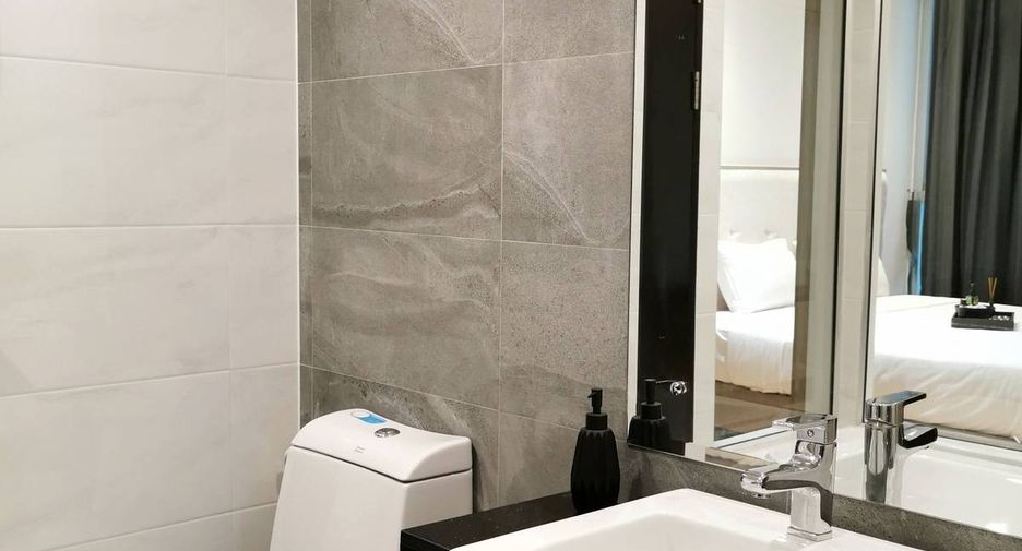 For sale 1 bed condo in Khlong Toei, Bangkok