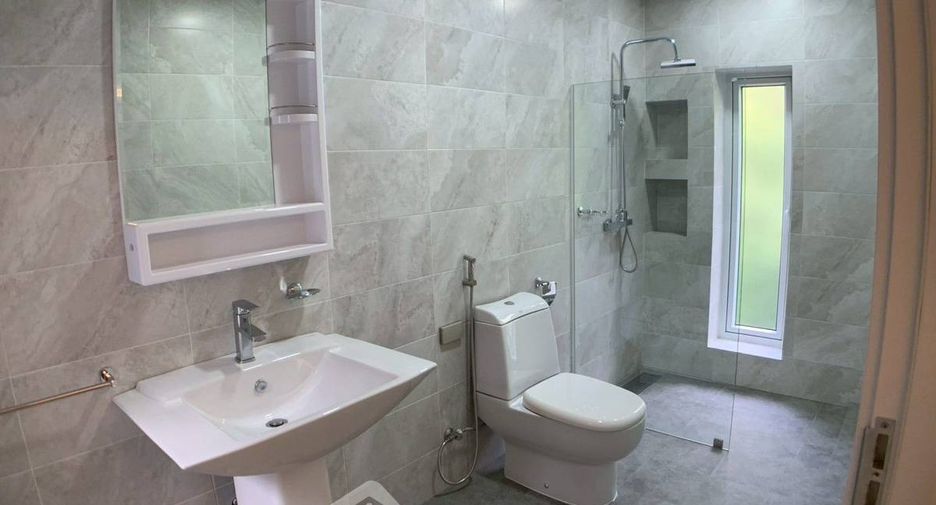 For sale 5 bedrooms villa in Pratumnak, Pattaya