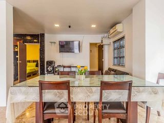 Villa zur Miete und zum Kauf mit 8 Zimmer in Bang Lamung, Chonburi