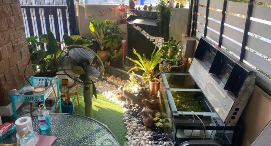 For sale 4 ベッドルーム townhouse in Bang Khae, Bangkok
