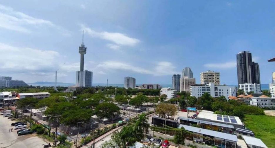 For sale 3 bedrooms condo in Pratumnak, Pattaya