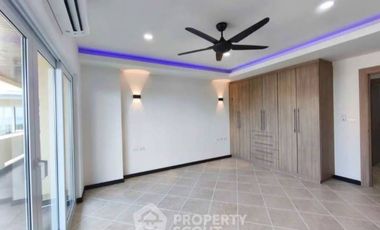 Condo en venta de 3 habitaciones en Pratumnak, Pattaya