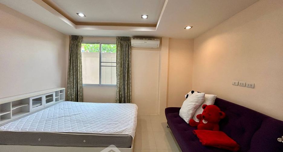 For sale 3 bedrooms villa in Jomtien, Pattaya