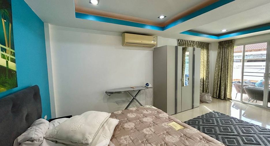 For sale 3 bedrooms villa in Jomtien, Pattaya