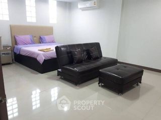 Haus zur Miete und zum Kauf mit 6 Zimmer in Bang Lamung, Chonburi