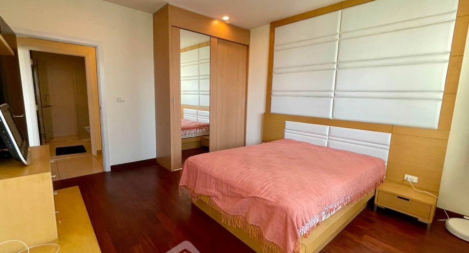 À vendre 2 chambres condo à Yan Nawa, Bangkok