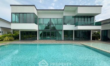 For sale 4 bedrooms villa in Sattahip, Chonburi