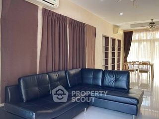 Haus zum Kauf mit 3 Zimmer in Si Racha, Chonburi