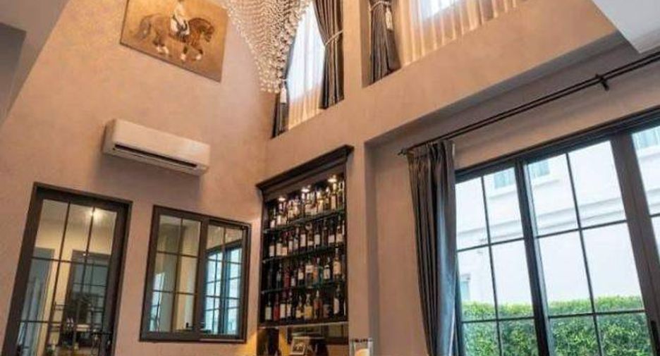 For sale 4 bedrooms house in Bang Khae, Bangkok