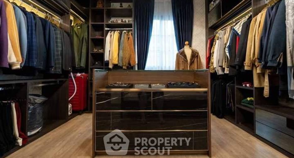 For sale 4 bedrooms house in Bang Khae, Bangkok