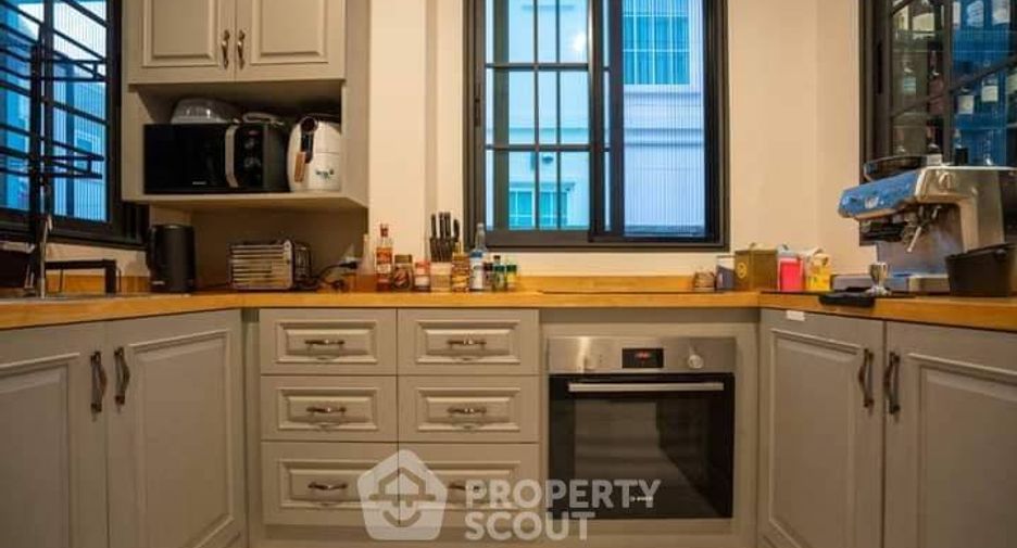 For sale 4 bedrooms house in Bang Khae, Bangkok