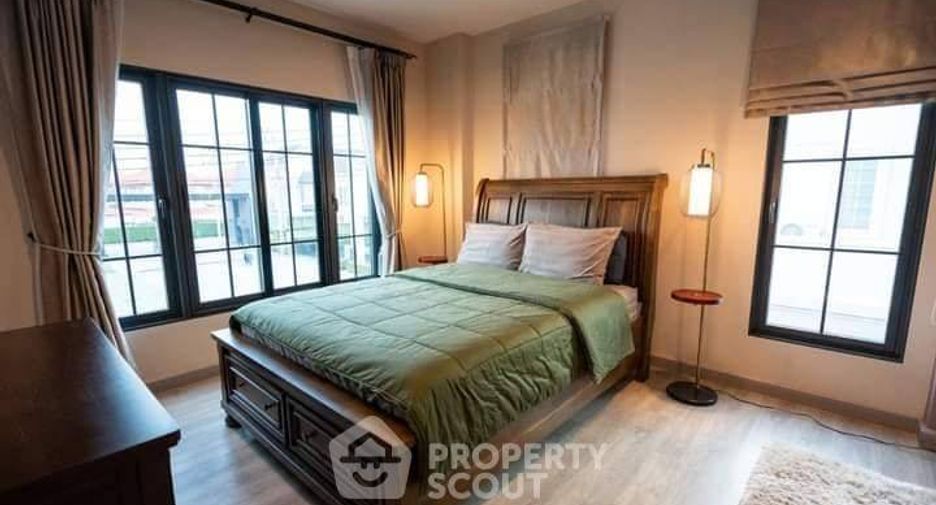 For sale 4 bedrooms house in Bang Khae, Bangkok