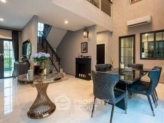 For sale 4 bedrooms house in Bang Khae, Bangkok