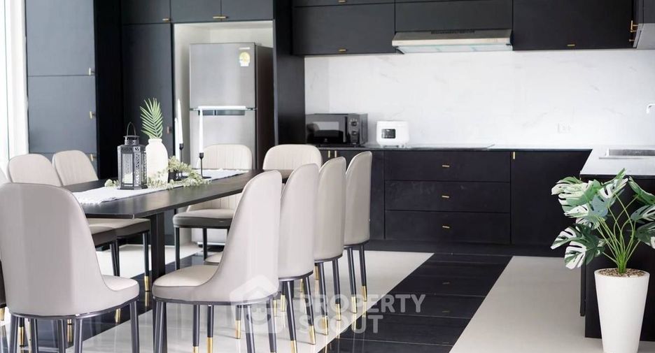 À vendre 4 chambres maison à Huay Yai, Pattaya