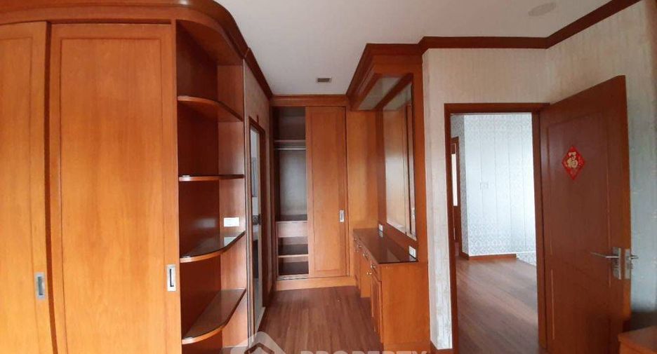 For sale 3 bedrooms house in Khlong Sam Wa, Bangkok