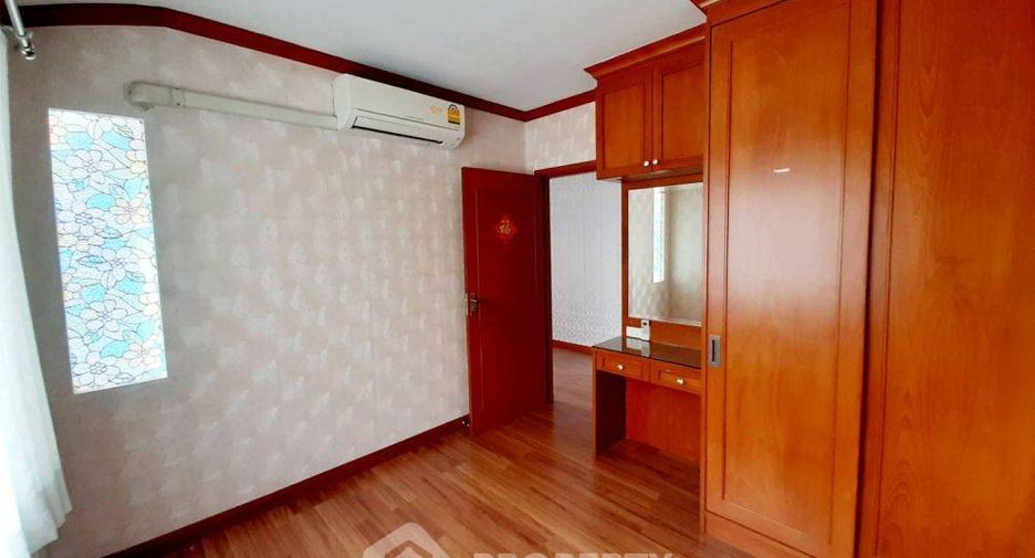 For sale 3 bedrooms house in Khlong Sam Wa, Bangkok