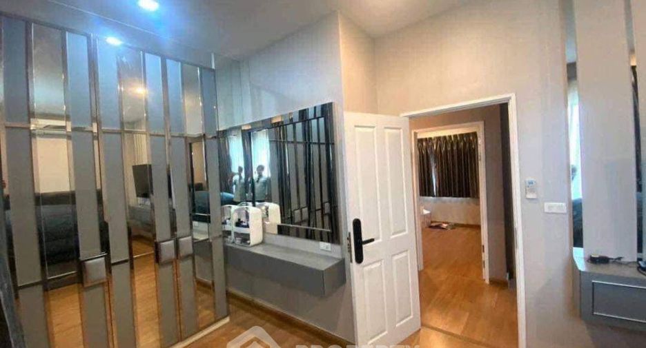 For sale 4 bedrooms townhouse in Prawet, Bangkok