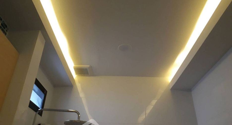 Casa en venta de 2 habitaciones en Si Racha, Chonburi
