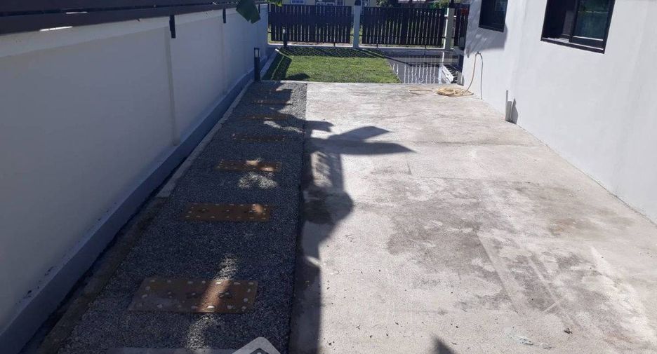 Casa en venta de 2 habitaciones en Si Racha, Chonburi