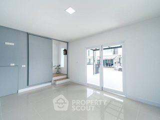 For sale 2 bedrooms townhouse in Khlong Sam Wa, Bangkok