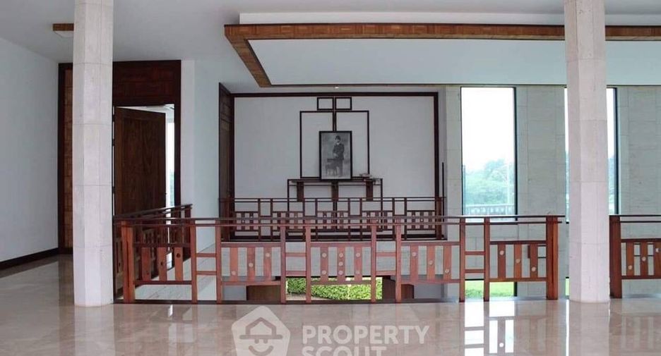 For sale 4 bedrooms house in Khlong Sam Wa, Bangkok