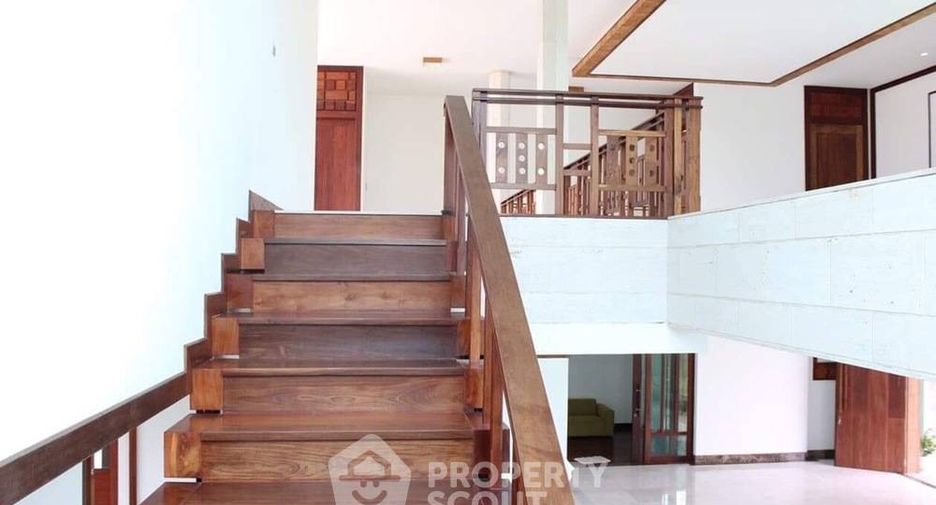 For sale 4 bedrooms house in Khlong Sam Wa, Bangkok