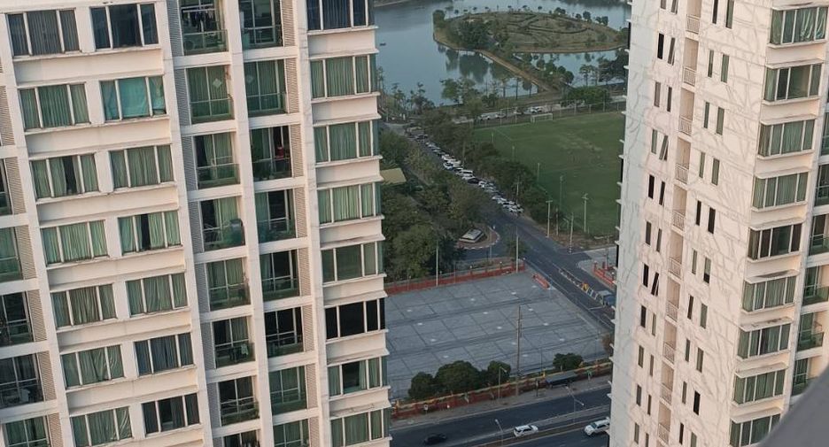 For sale 1 bed condo in Huai Khwang, Bangkok