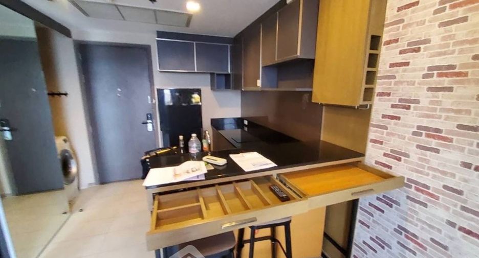 Wohnung zum Kauf mit 1 Zimmer in Khlong San, Bangkok
