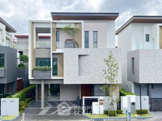 For sale 3 bedrooms house in Bang Kapi, Bangkok