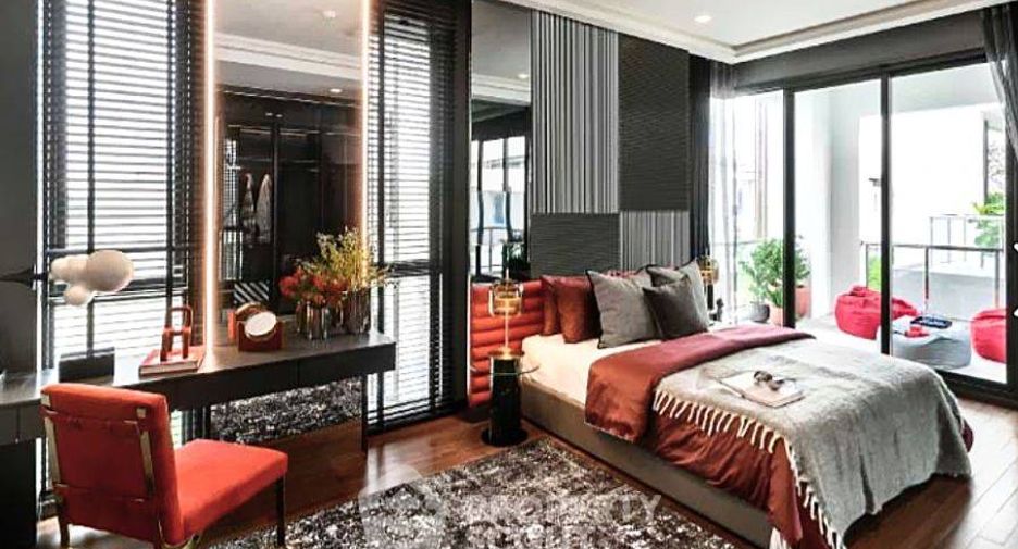 For sale 3 bedrooms house in Bang Kapi, Bangkok