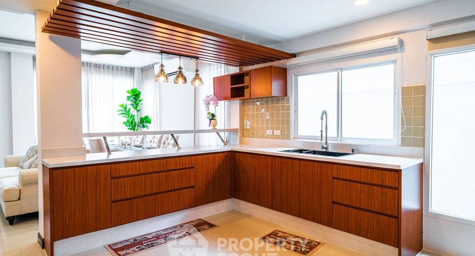 For sale 5 bedrooms villa in South Pattaya, Pattaya
